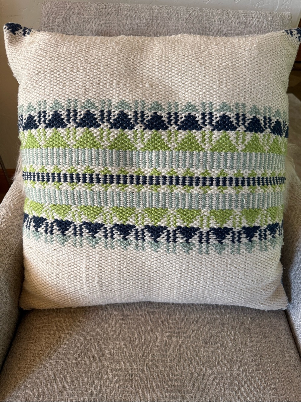 Loloi - 2 Decorative Pillow with Green & Navy Geometric Stripe. 22x 22 inches